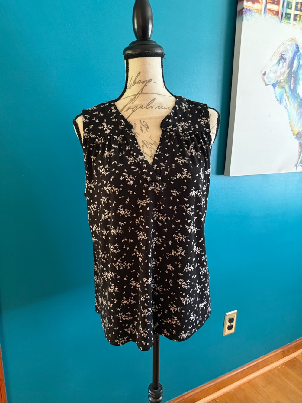 Black Floral Sleeveless V-Neck Top - Brand Unspecified